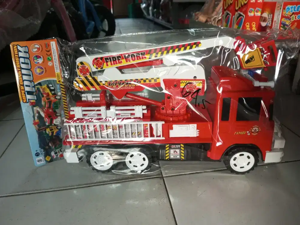 Mainan Anak Truk Pemadam