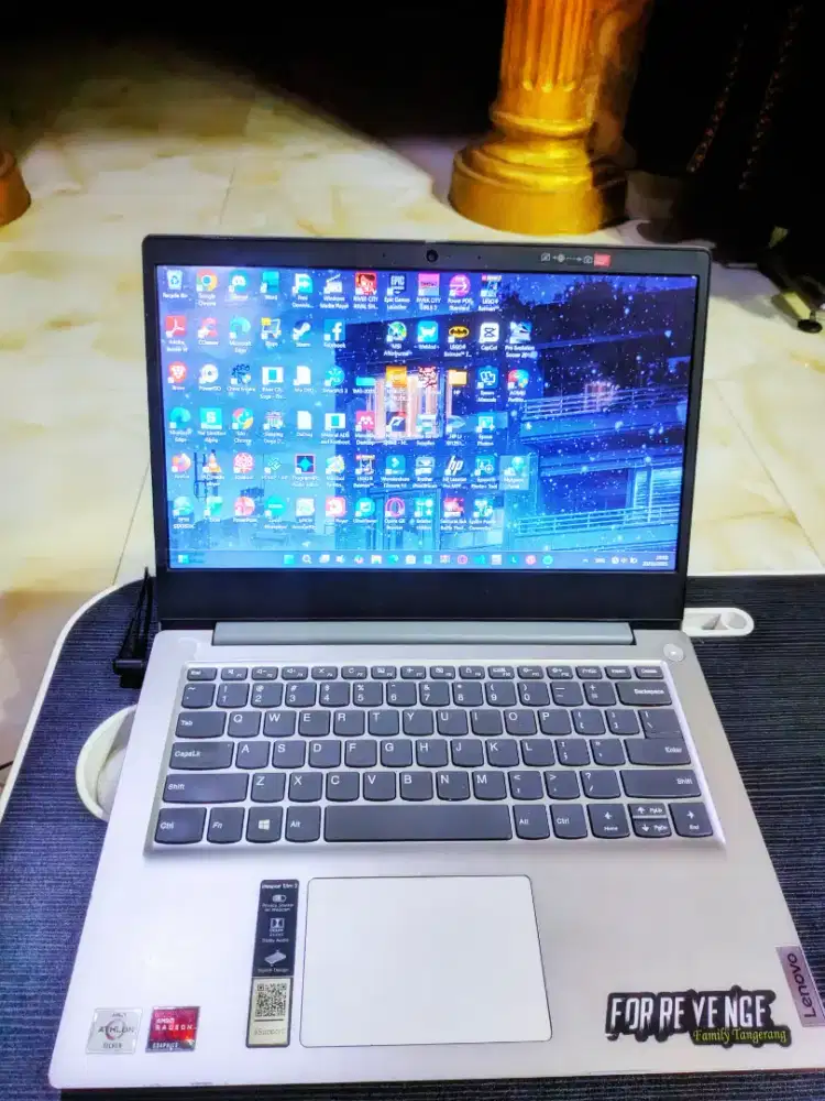Laptop Lenovo Ideapad slim 3 fullset mulus no minus
