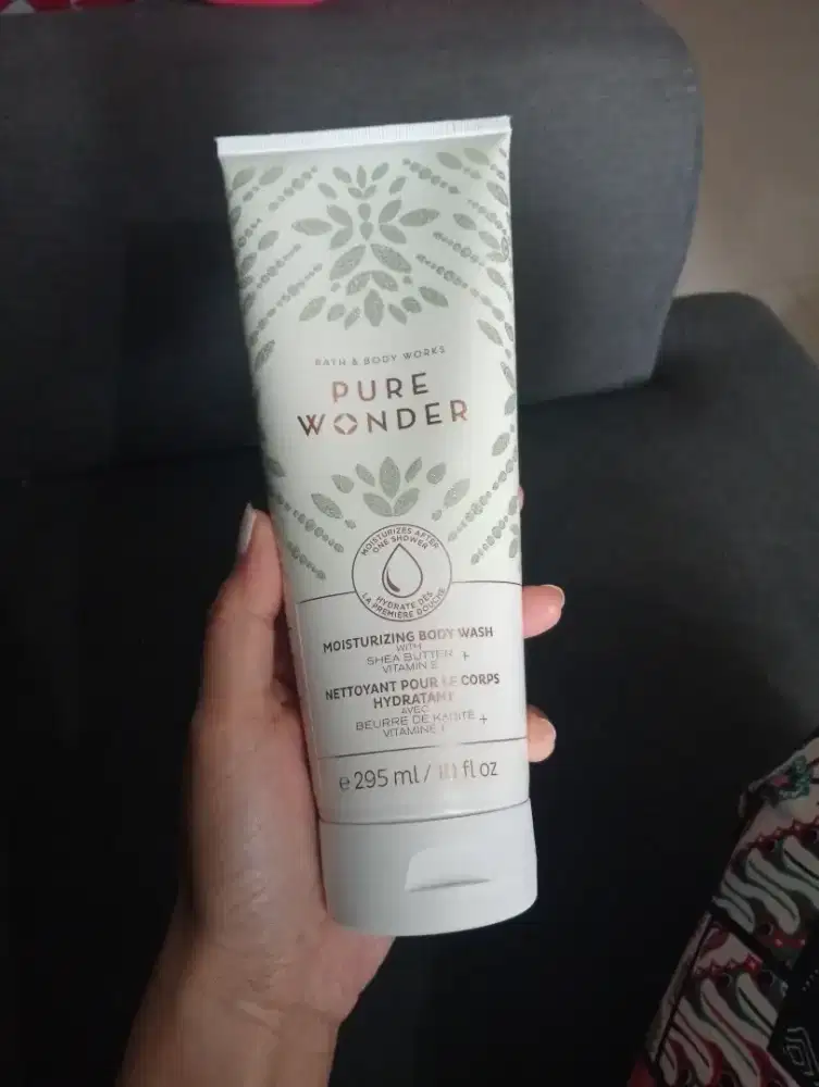 Bath and body Works Body Wash Pure Wonder