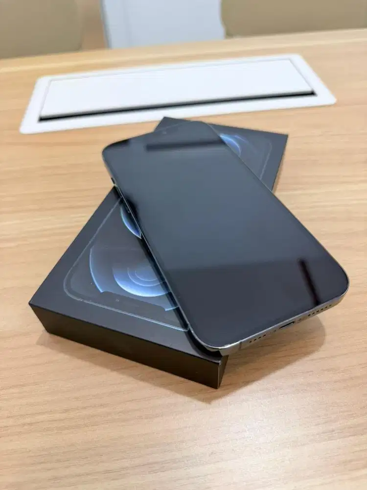 Dijual Iphone 12 Promax 256GB ibox. Pemakaian pribadi