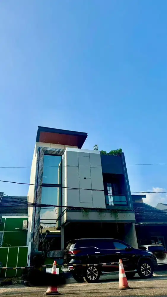 dijual rumah 3 Lantai Minimalis full bangunan baru Grand View Karawaci