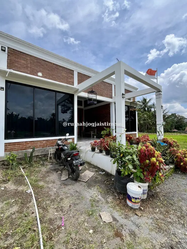 Rumah Asri View Sawah Halaman Luas Utara Kampus UII JL Kaliurang