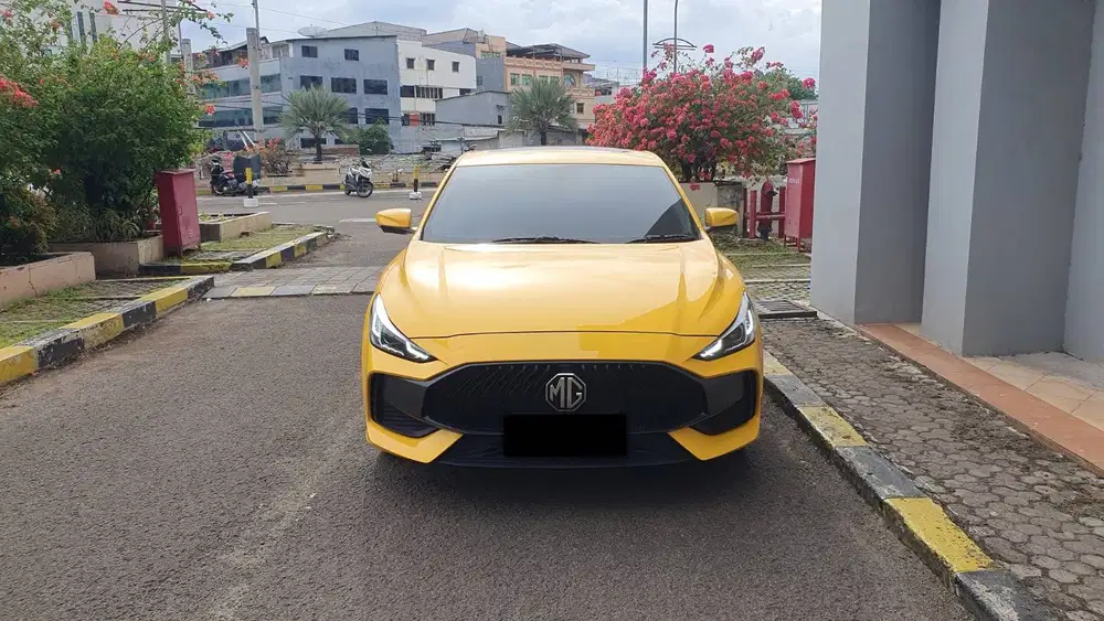 MG Morris Garage 5 GT 5GT Magnify 1.5 Sunroof Kuning 2022 Like New
