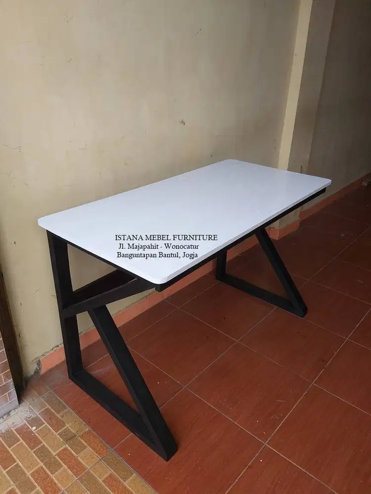 Meja Kerja Komputer Tulis Laptop Kantor Belajar Gaming Game Gamer Kayu
