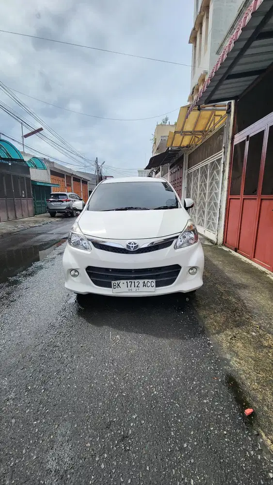 Toyota Veloz Avanza 2014 Bensin