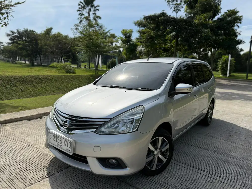 Nissan Grand Livina XV Automatic 2017 Silver