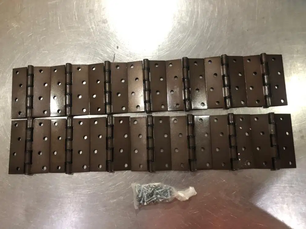 Engsel Pintu bahan besi Weldom Borongan 14 Pcs Rp 125 rb (NEGO )