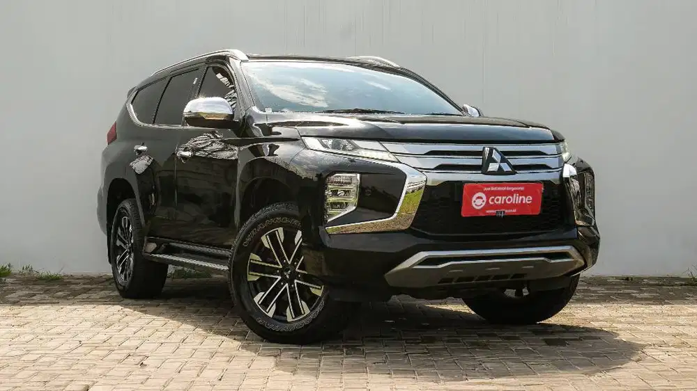 Mitsubishi Pajero Sport 2.4 Dakar AT 2022 Hitam - GARANSI 1THN -