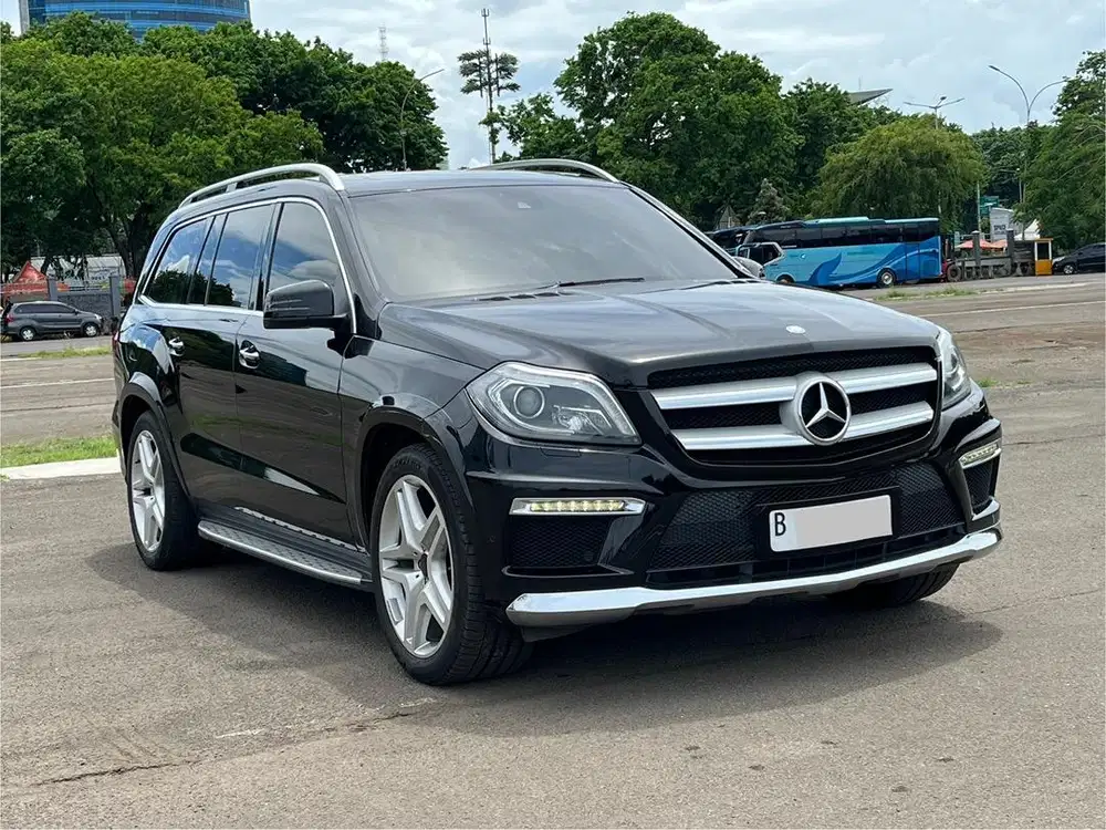 BERGARANSI!! MERCY GL350 CDI AT HITAM 2013