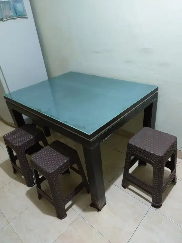 Meja makan Segi empat minimalis kayu+kaca