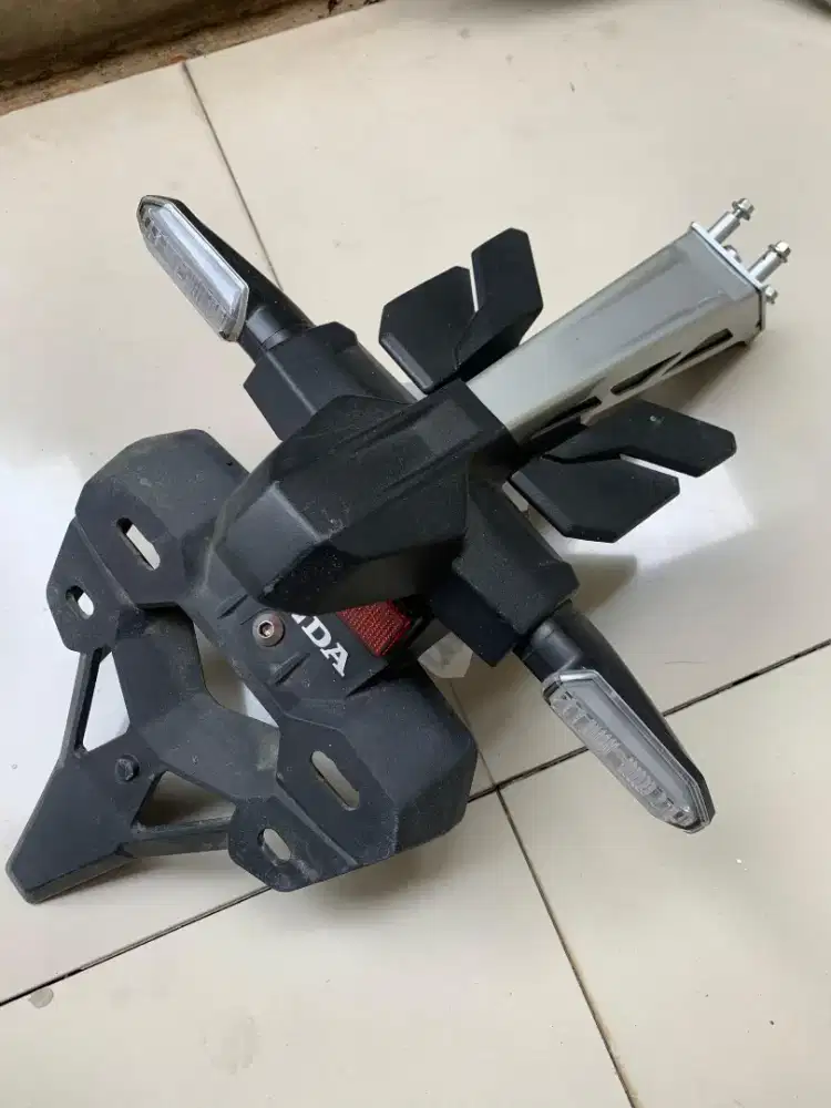 Tail tidy / spakbor belakang ori CBR250RR