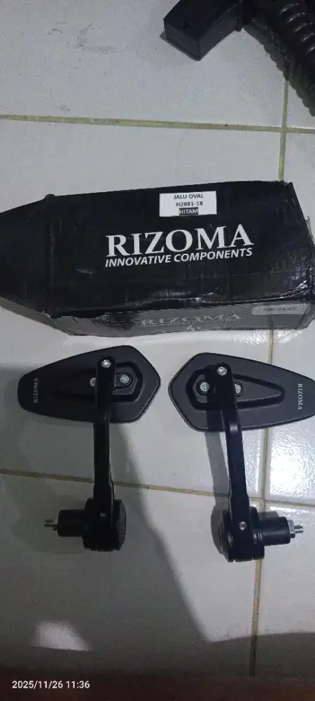kaca spion rizoma jalu oval hitam
