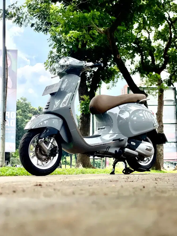 vespa primavera IGET ABS 150 2023 km 400 perak, no minus, seperti baru