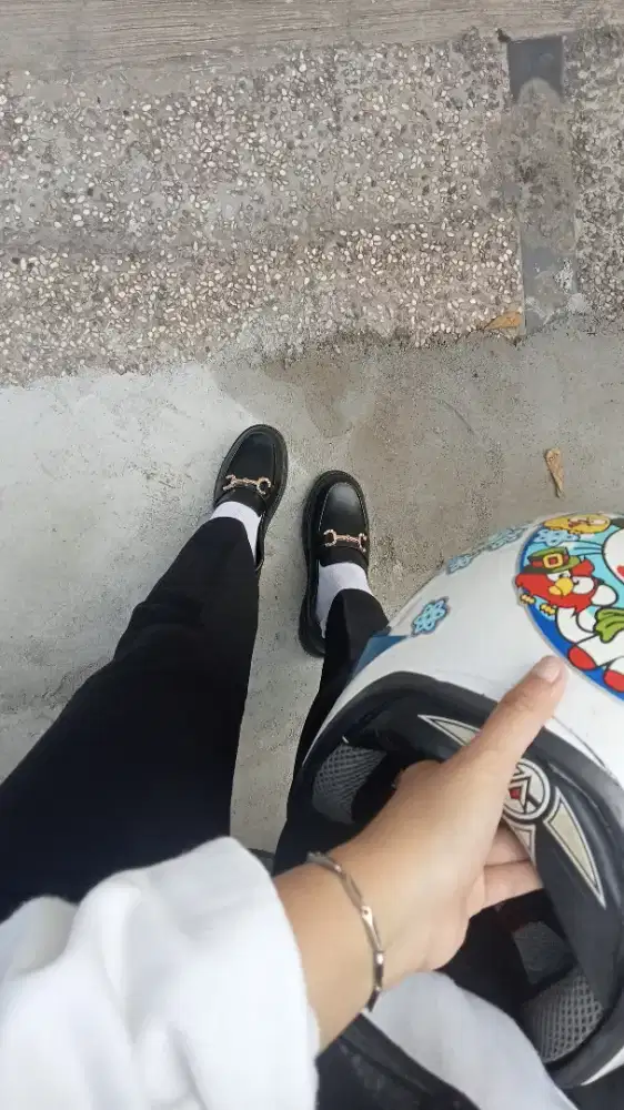 Nyari kerja kak yang pasti