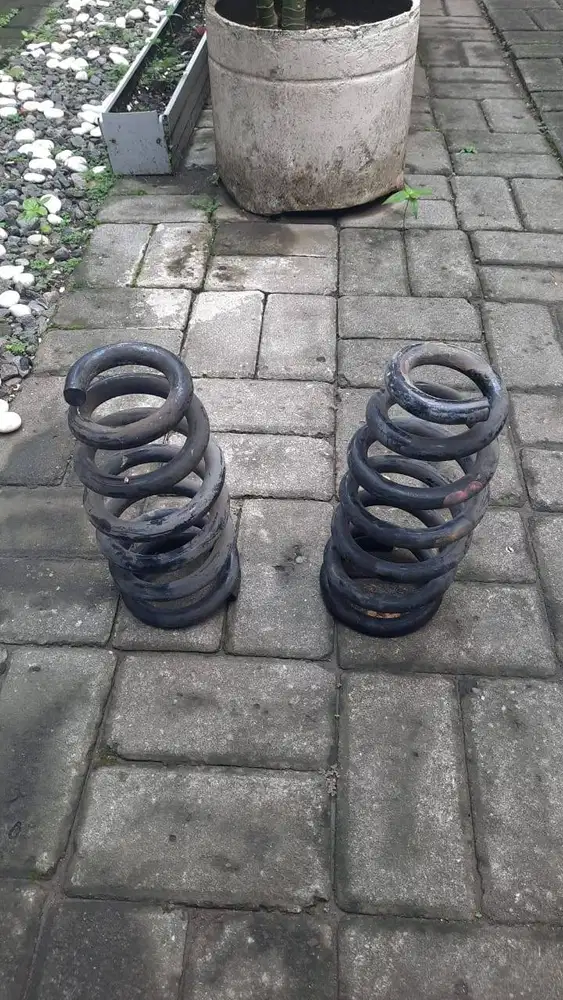 DIJUAL PER ORIGINAL SET, 2ND BEKAS UNTUK MOBIL MITSUBISHI PAJERO SPORT