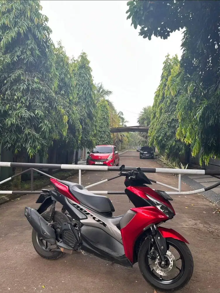 Di jual motor aerox non abs 2020 harga masih bisa nego