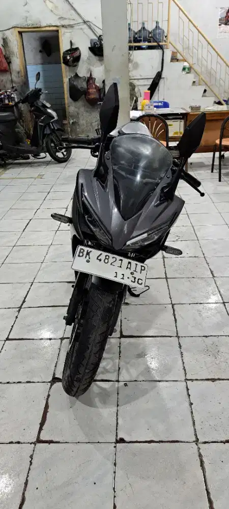 Cbr150R motor cantik jalan 4.xxx km