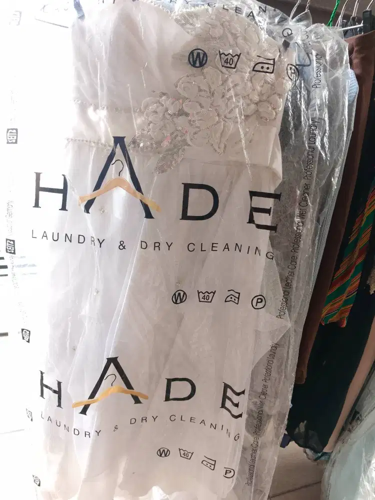 Aneka baju pesta wanita