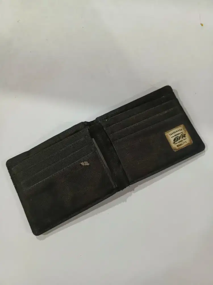 Dompet Hitam JFR