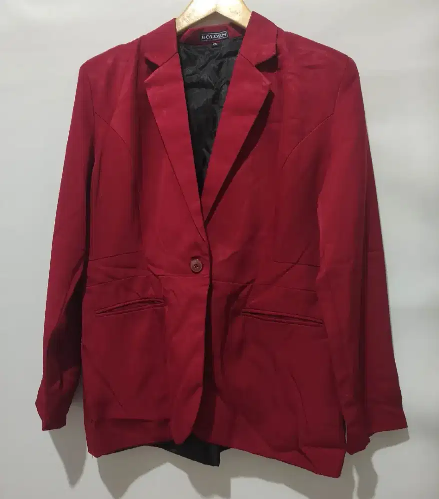 Blazer wanita maroon