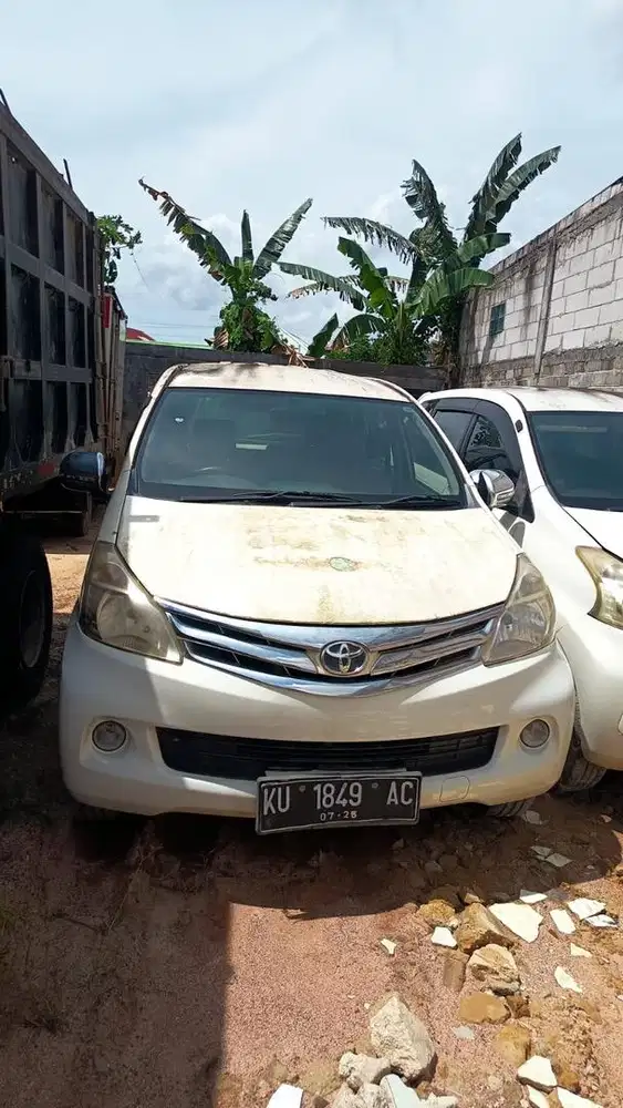 TOYOTA AVANZA E 1.3 AT 2015