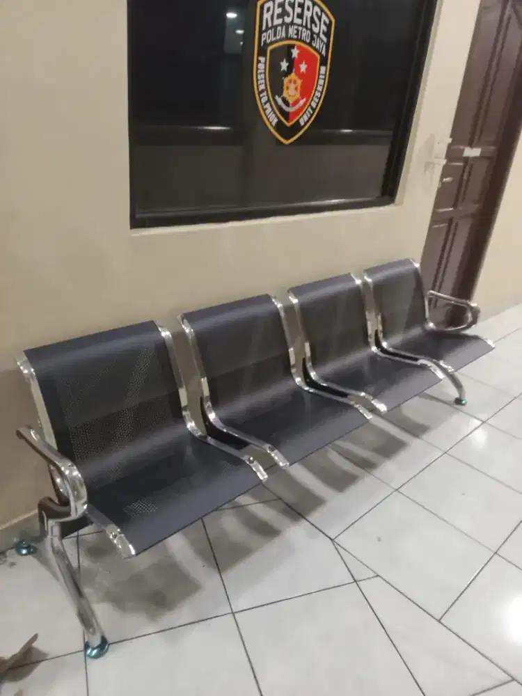 Kursi tunggu 4 dudukan sandarn