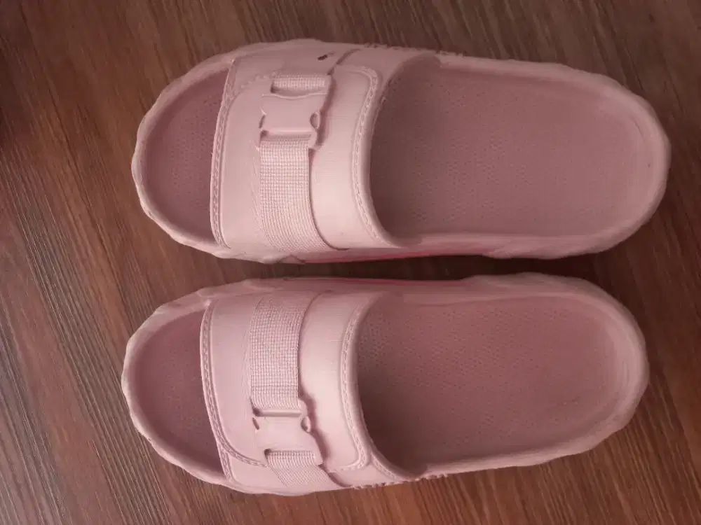 SENDAL SLIP ON PINK
