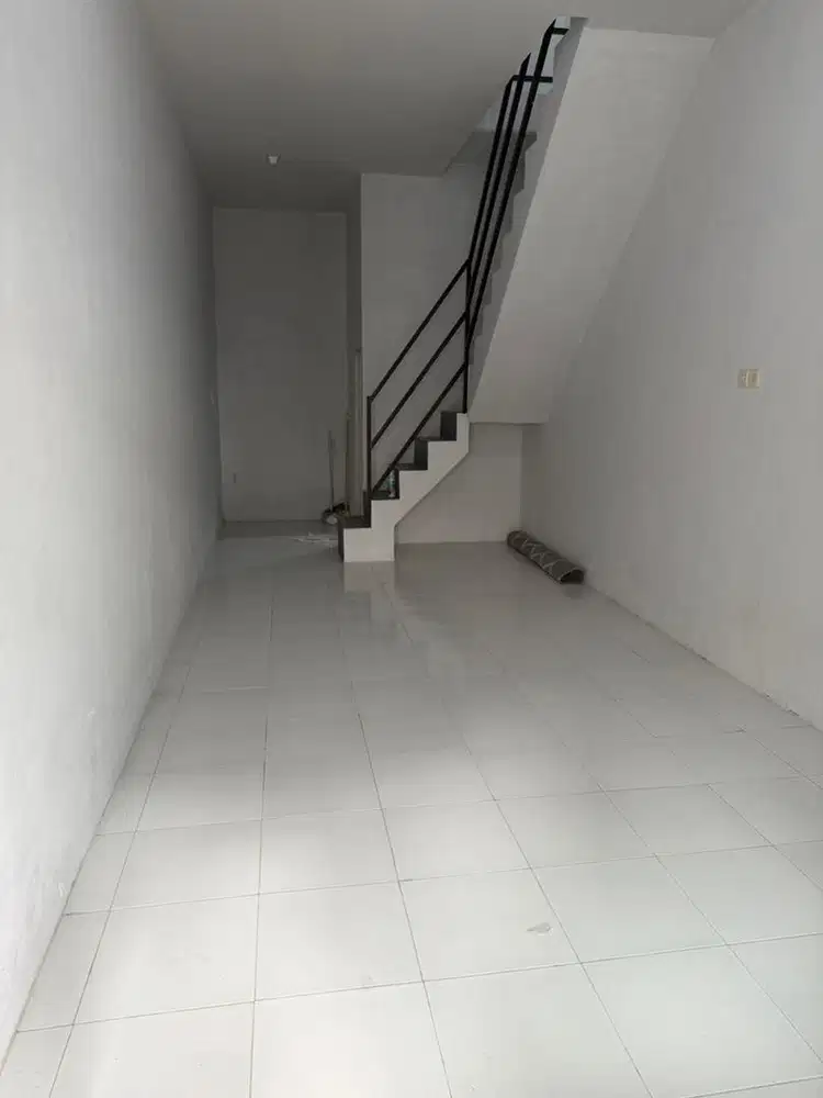 Disewakan ruko strategis di Tebet Jakarta Selatan