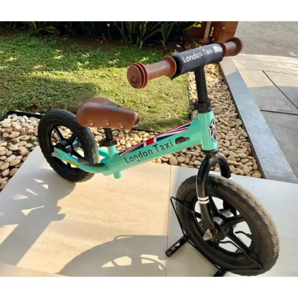 Sepeda balance London taxi preloved tosca original