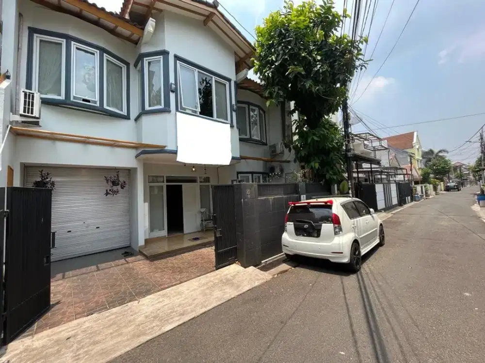 Jalan 2 Mobil One Gate System Rumah Siap Huni