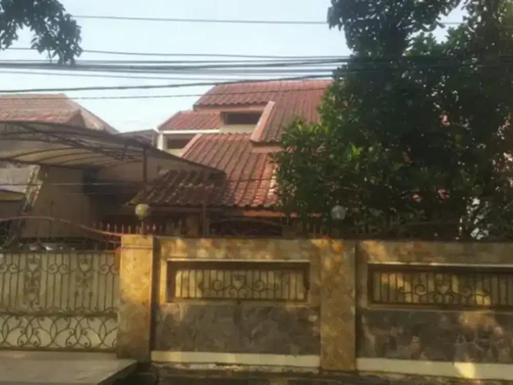 Rumah dijual jalan poros menara kawasan mercubuana meruya-sel Tol JORR2