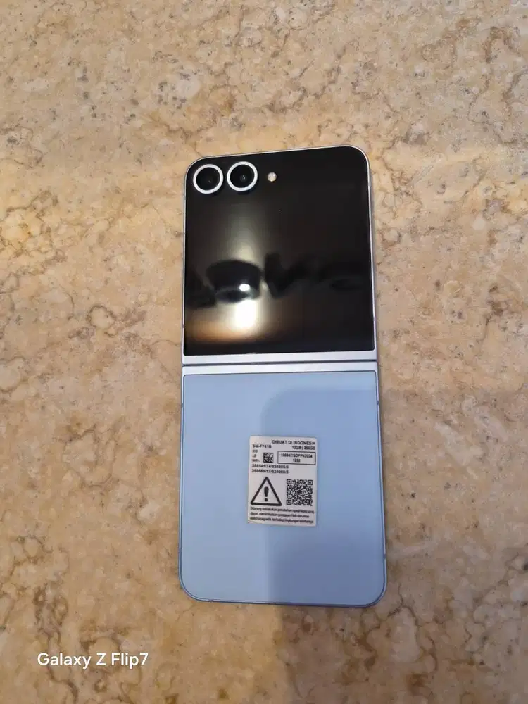 Samsung galaxy flip 6