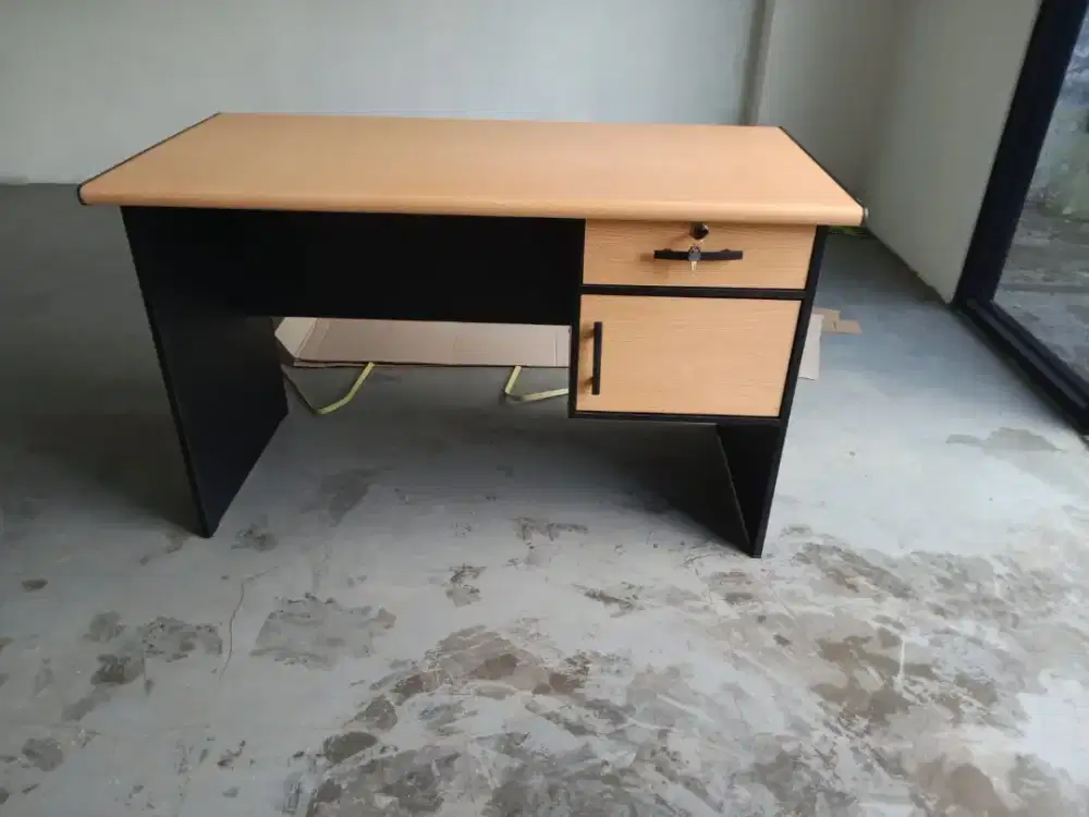 Meja kerja SOD tebel