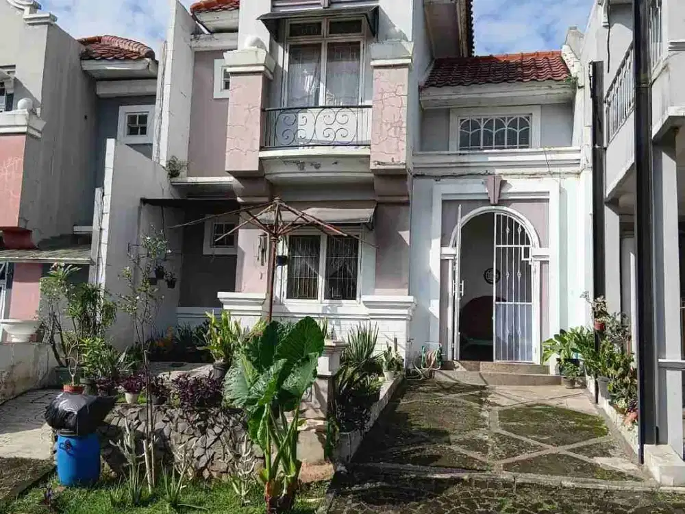 DiJUAL Rumah 2 lantai di LEGENDA WISATA CIBUBUR
