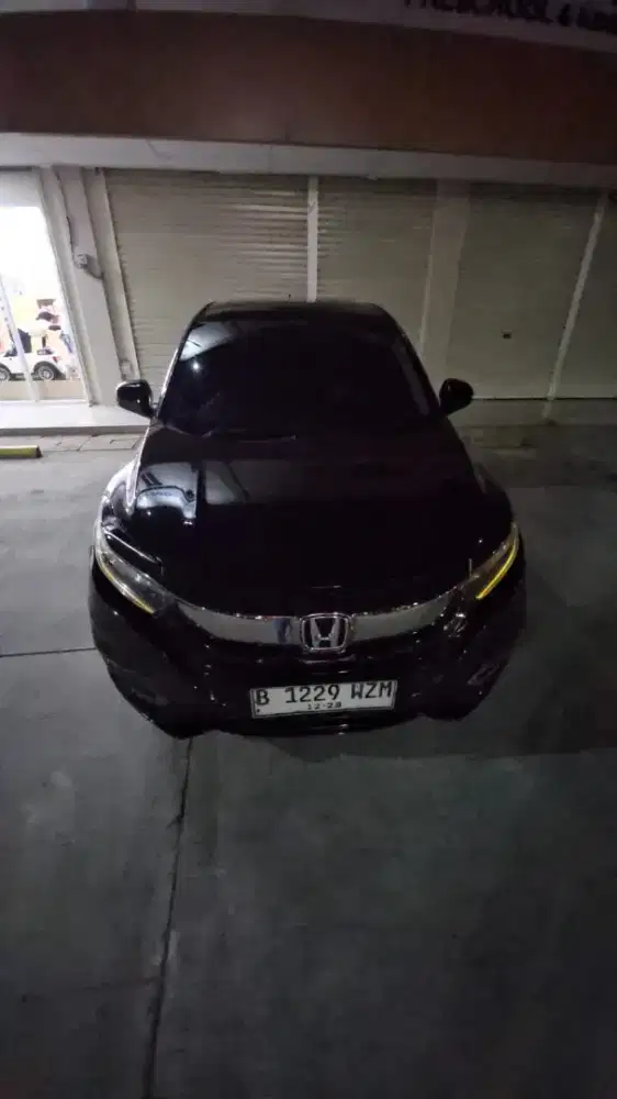 Honda HR-V PRESTIGE 2018 1.8 CVT • KM 69rb • Mulus Siap Pakai