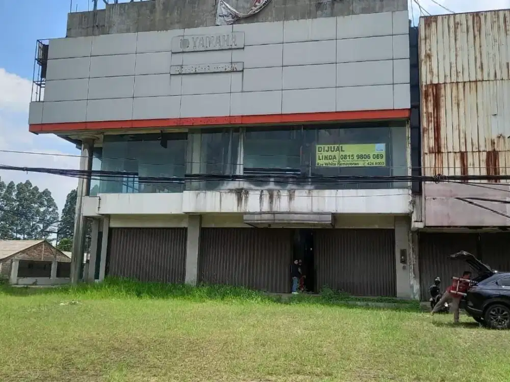 Gedung ex Showroom Lokasi strategis Harga Terbaik