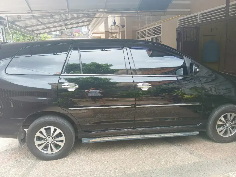 Kijang innova V bensin mt