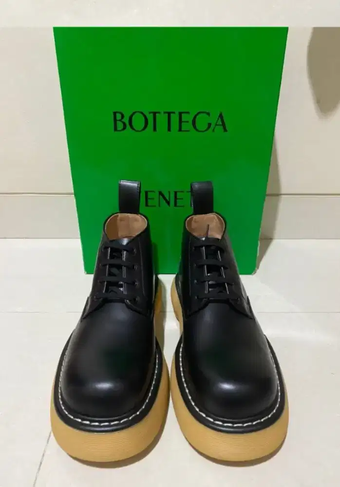 Sepatu Boot Bottega Veneta