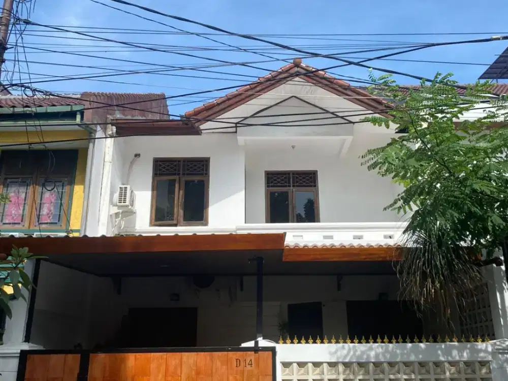 Murah !! DIJUAL CEPAT RUMAH 2 LANTAI STRATEGIS DI JL TARIAN RAYA BARAT COCOK UNTUK USAHA DAN TINGGAL