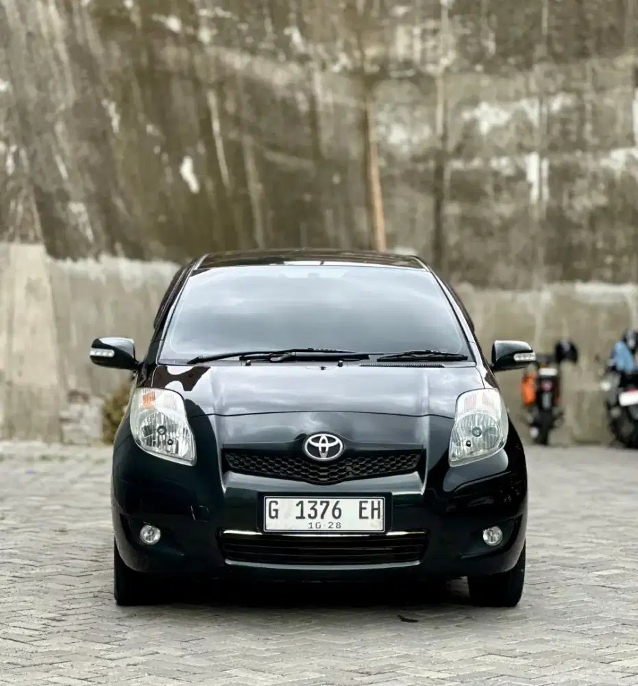 Yaris J AT 2011 Istimewa