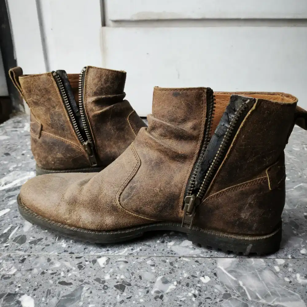 Sepatu kulit asli warna coklat muda doff, size 43