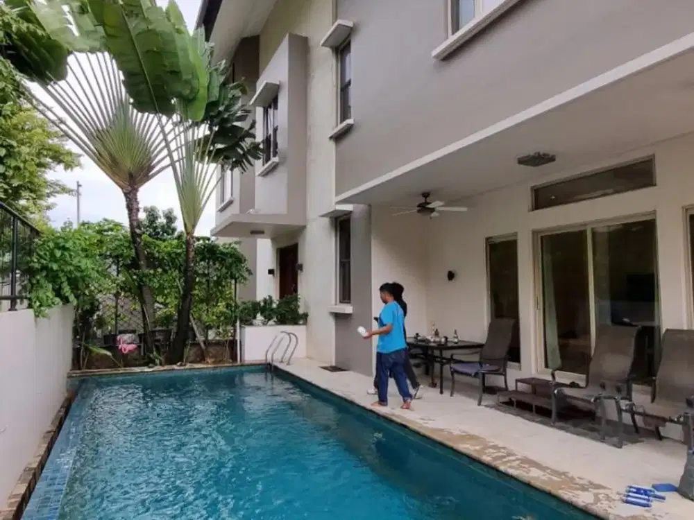 Luxury House for Rent in Kebayoran Baru Spacious 800 Sqm Building with Private Pool