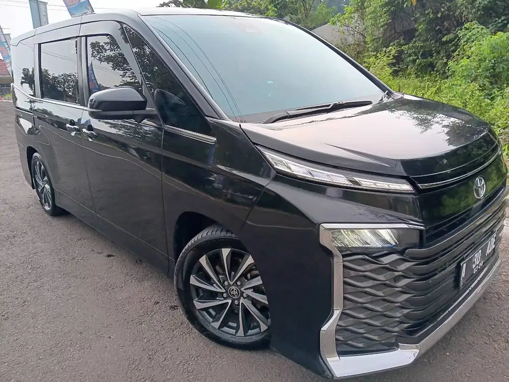 TOYOTA VOXY 2023 MODELISTA