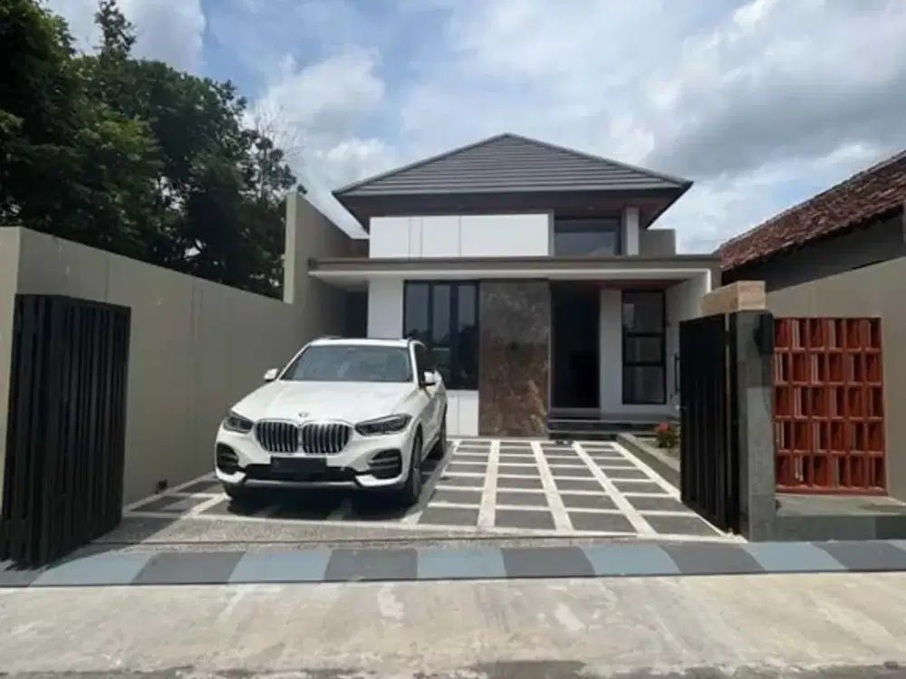 Rumah Limasan Tropis Modern dengan Tanah Luas di Jakal Km 10