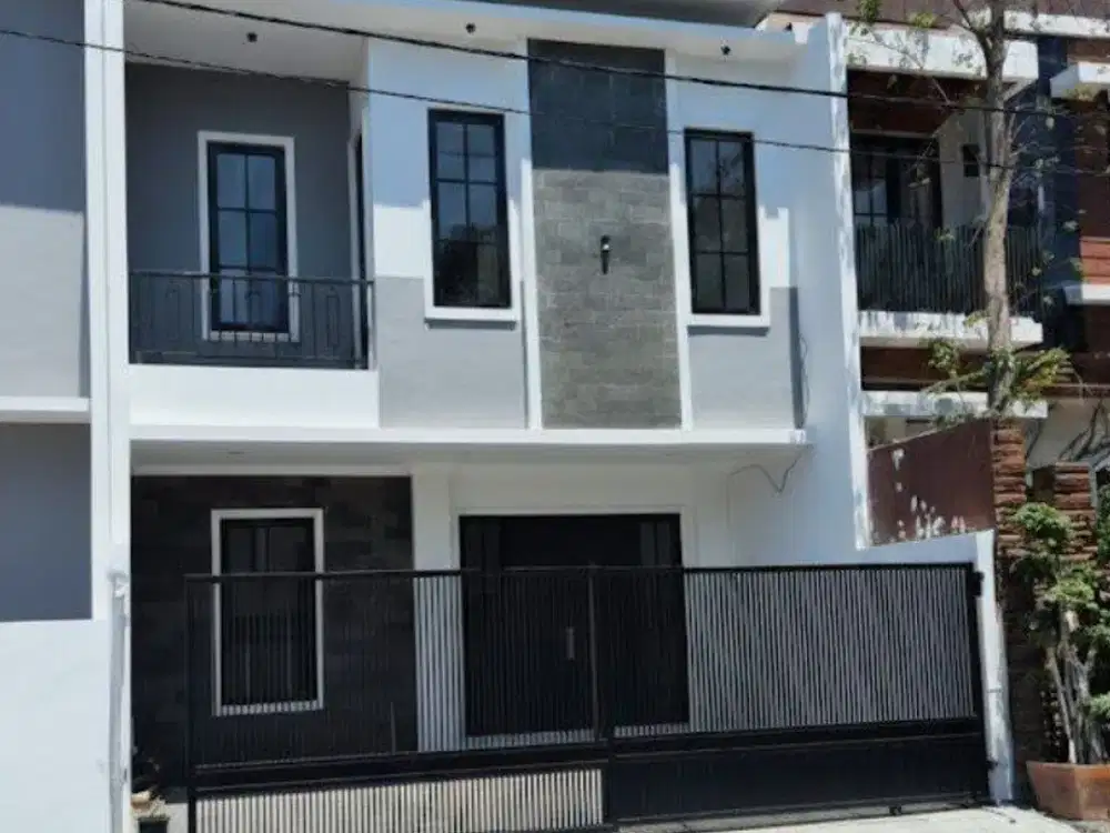 RUMAH ARAYA 2 LANTAI MINIMALIS STRATEGIS, BOULEVARD