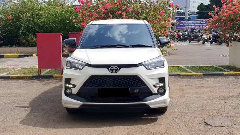 Toyota Raize 1.0 Turbo GR Sport Non TSS CVT Putih 2023 Like New Record