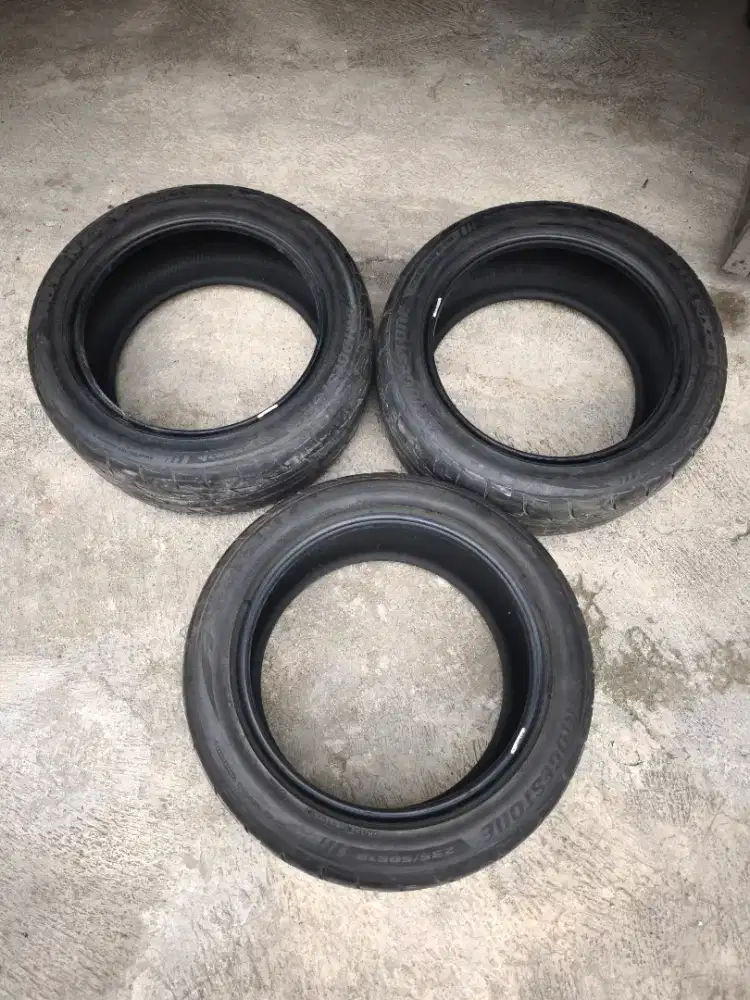 Ban bridgestone potenza re003 235/50/18