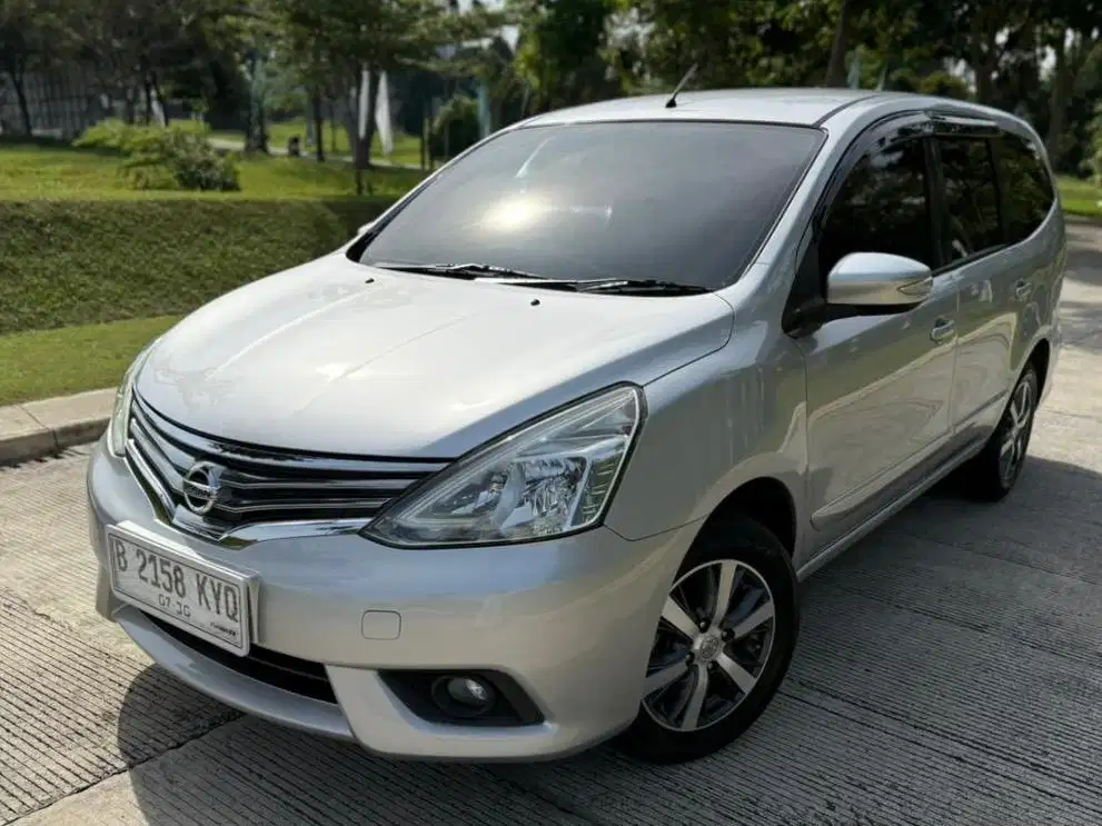 Nissan Grand Livina XV AT 2017