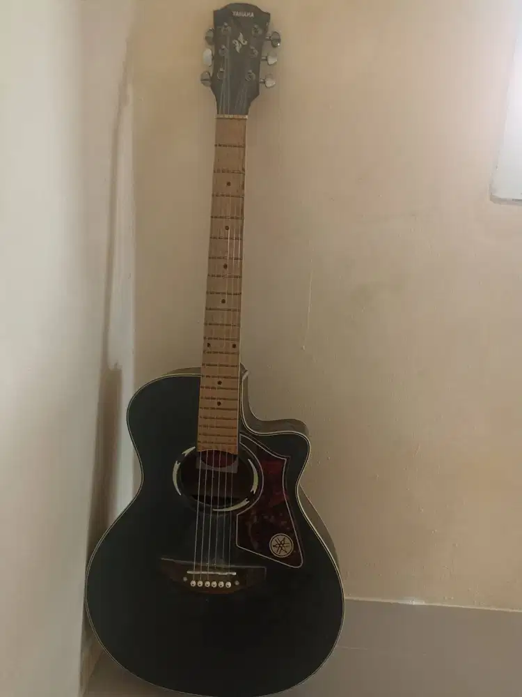 Gitar Akustik Semi Electric Yamaha