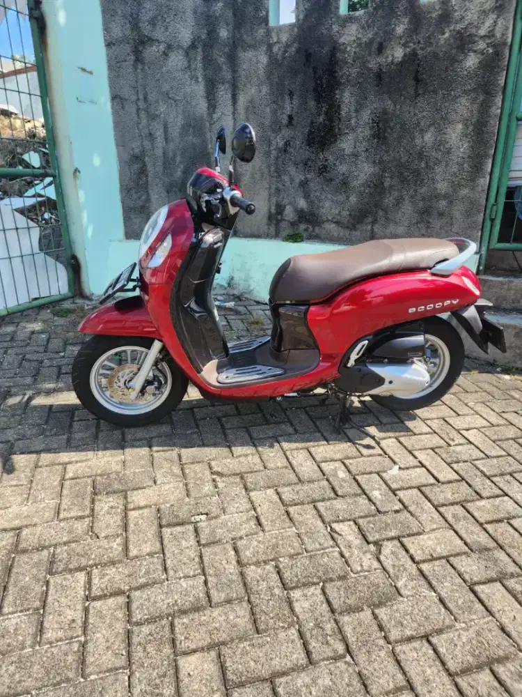 SCOOPY KEYLESS MERAH DP 500 RIBU